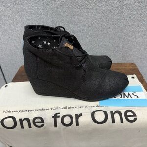 Toms Women's Black Fabric Design Desert Wedge Lace Up Ankle boots